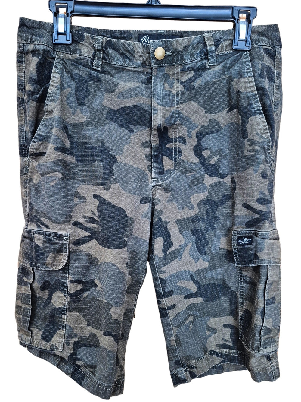 Marc Ecko Cut & Sew Camo Cargo Shorts Size 30 Gray Black Streetwear Shorts